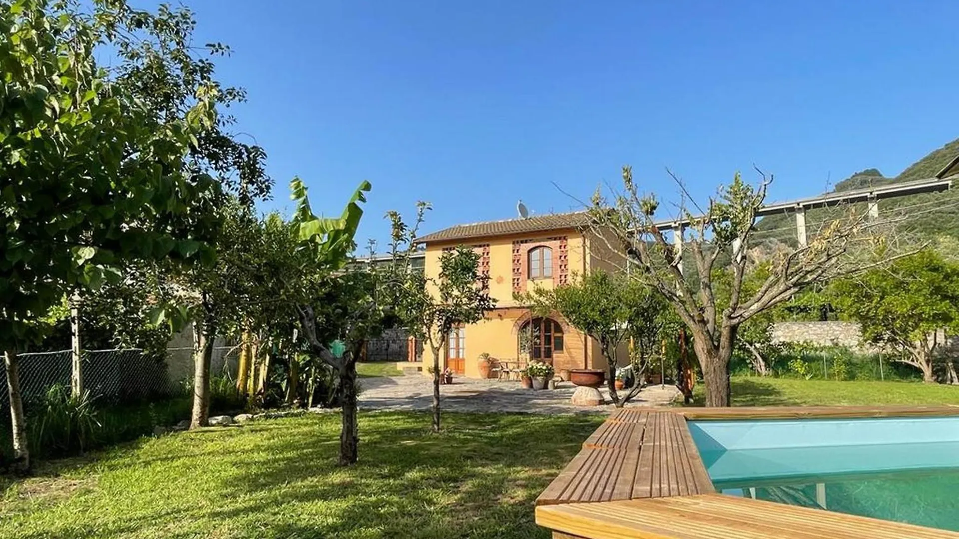 Casa Aia Sole With Pool, A/C, Garden, Barbecue Daire Massarosa