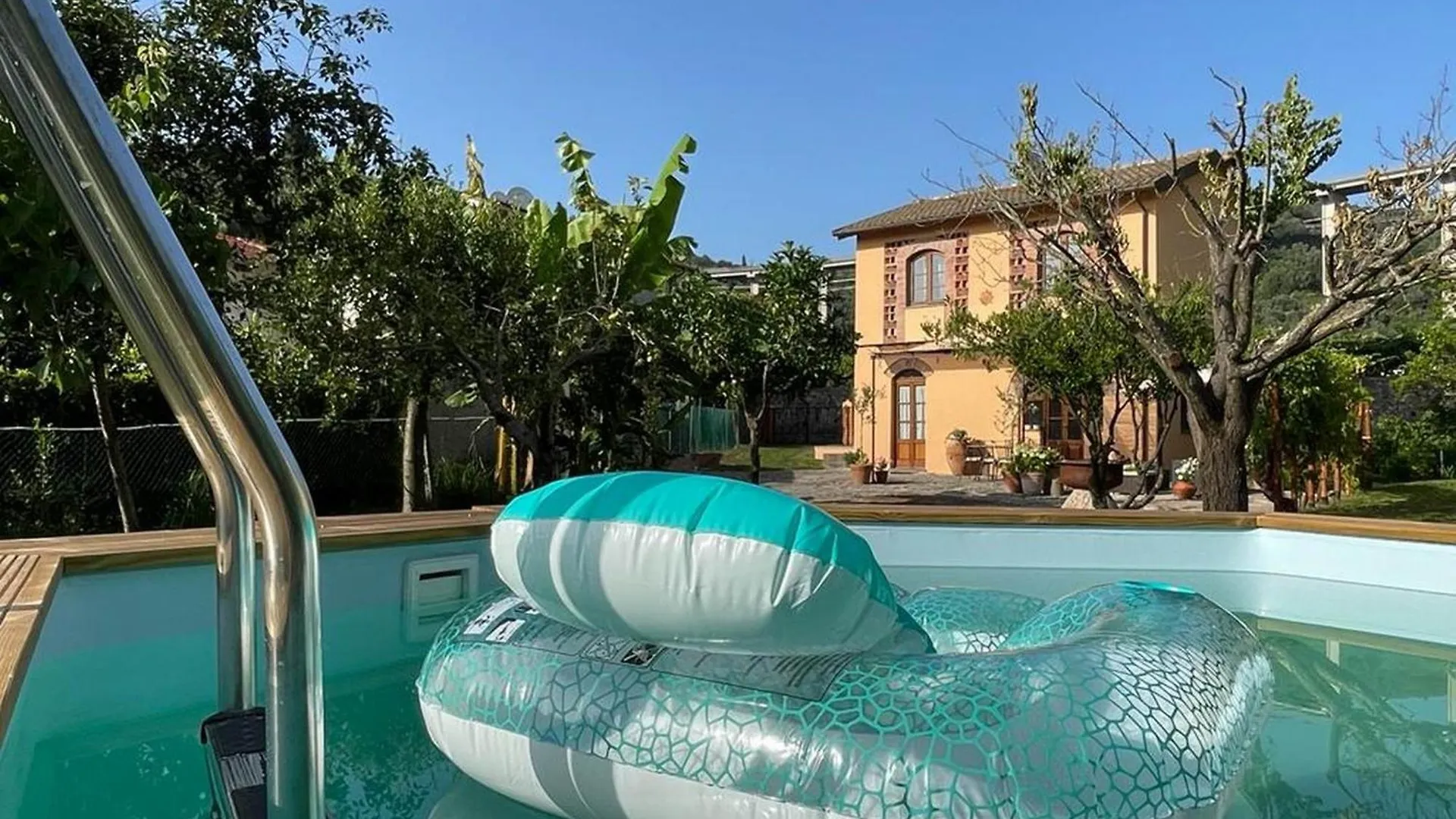 Casa Aia Sole With Pool, A/C, Garden, Barbecue Daire Massarosa
