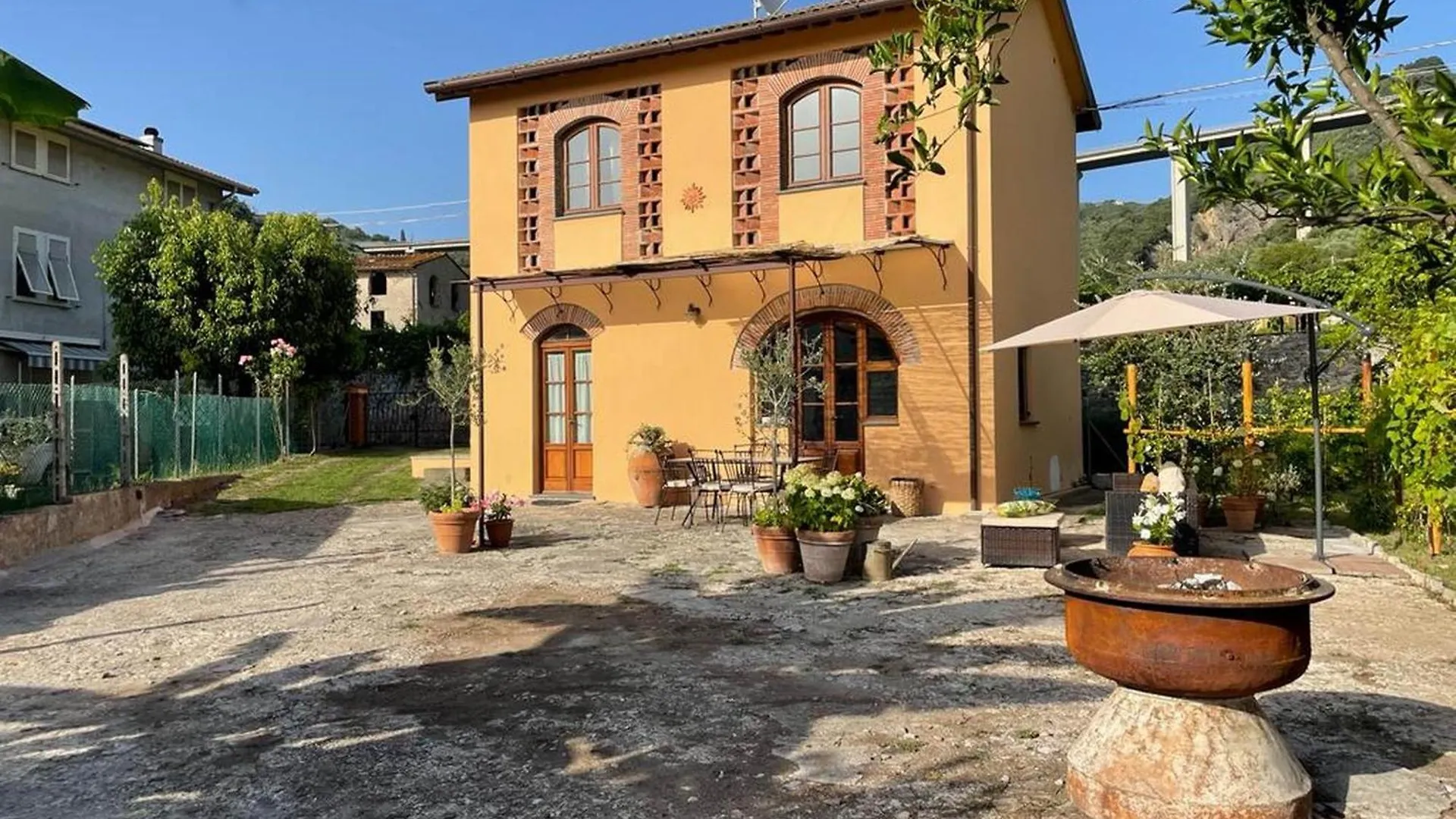 Casa Aia Sole With Pool, A/C, Garden, Barbecue Daire Massarosa